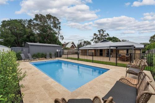 Prowse Beach House - Family Fun & Ocean Adventures