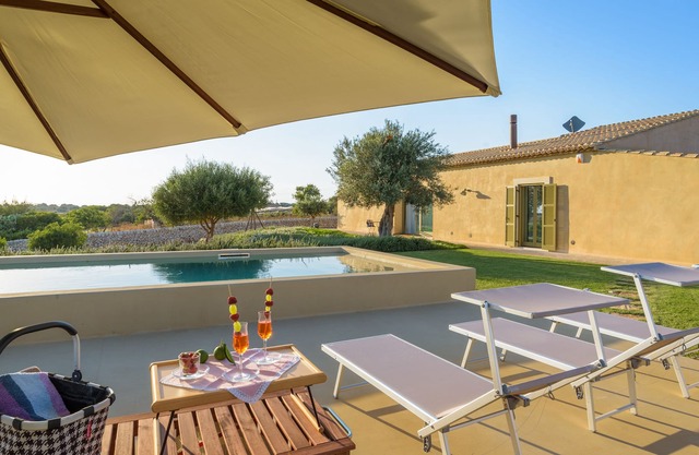 Psyke, villa with private pool near the golf courses a few km from the sea