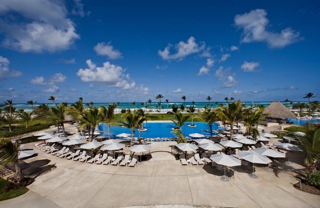 Punta Cana Family Resort: Mini Golf, Water Park & 13 Pools! | 3 Units