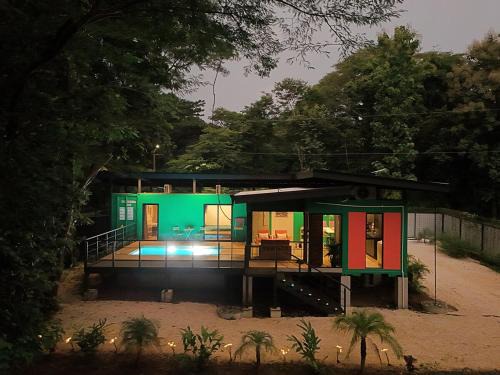Pura Vida Jungle Container - Near Avellanas Beach