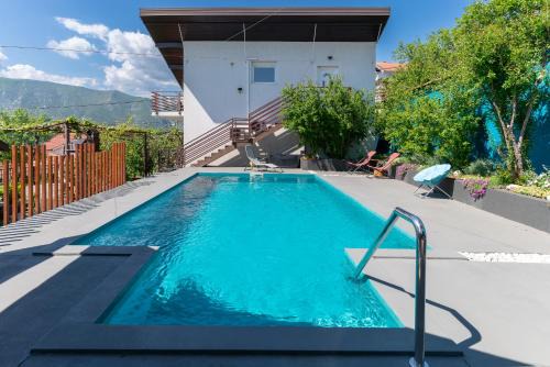Pure Sky Apartments - with pool