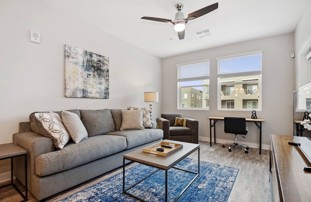 Pure Suites Lux 2 Bed Desert Ridge 2 Pools Gym