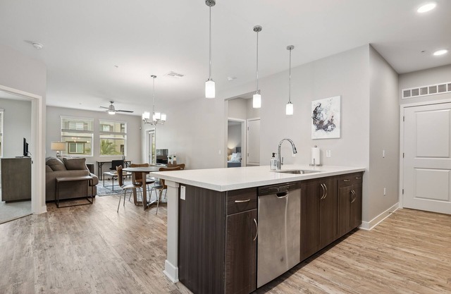 Pure Suites Lux 2 Bed Desert Ridge 2 Pools Gym 2
