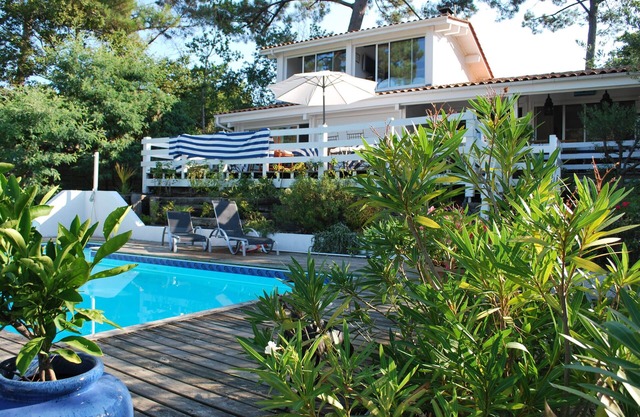 Pyla sur Mer Luxury villa 300 m from the beach. Sea view Heated pool Bicycles Boat Boule