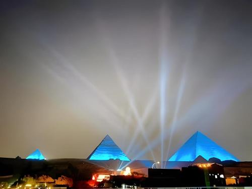 Pyramids Grand View Hotel
