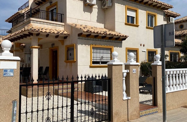 Quad house/villa basic renovation 2023 - 900 m to the beach