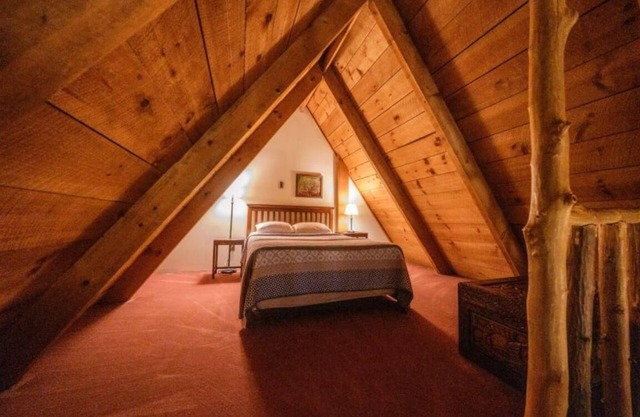 Quaint, adorable cabin for two!