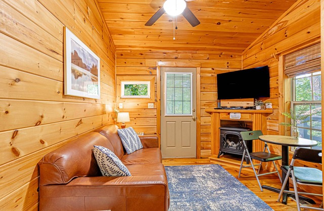Quaint Cabin in Lake Lure