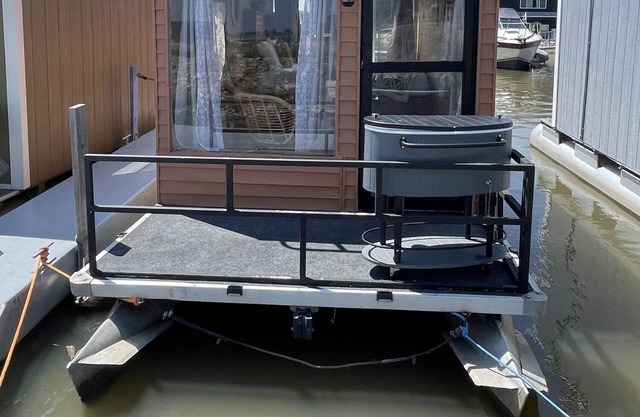 Quaint & Cozy Houseboat @ SoLSTAY