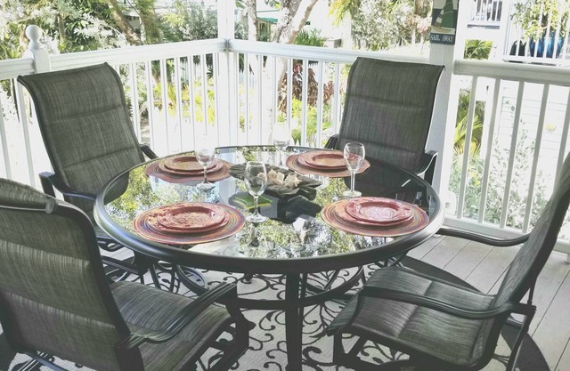 Quaint Island Escape Condo w/Spacious Balcony Deck in Beautiful Truman Annex