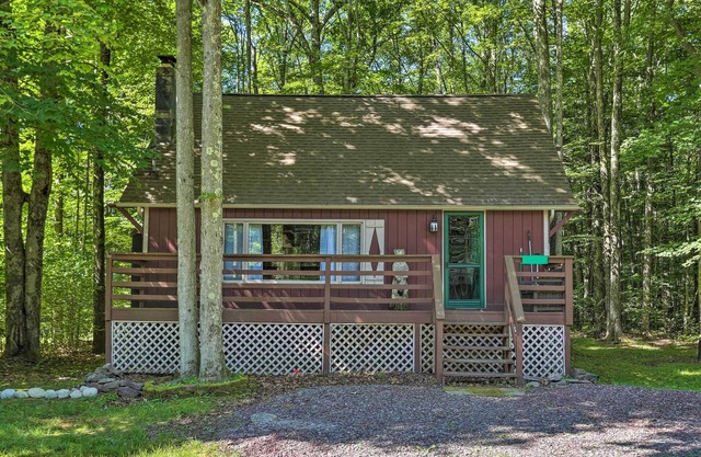 Quaint Lake Cottage w/Pool + Beach Access!