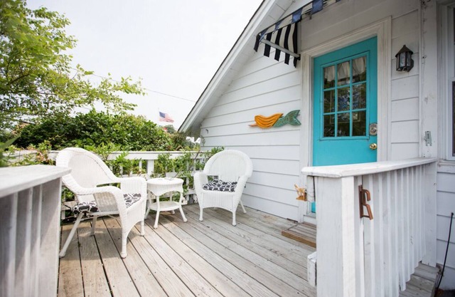 Quaint Loft in the Heart of old town Manteo, Roanoke island, OBX