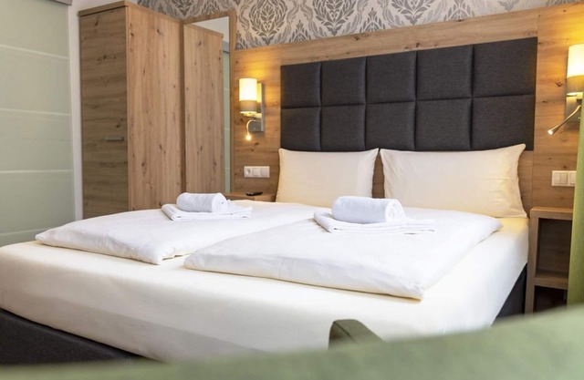 Queen-size double room GH-non-refundable-Rate B&B - AKZENT Hotel Roter Ochse