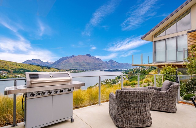 Queenstown Lake Views - Downstairs Apartment