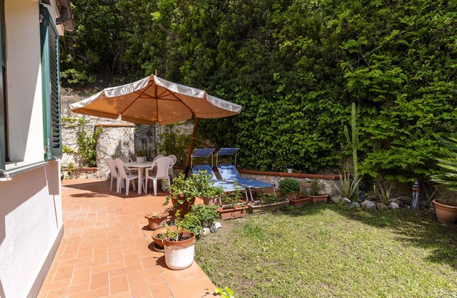 Quercianella Lovely Apartament Sea View W/Patio!