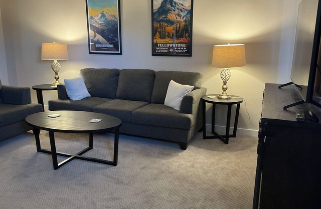 Quiet 3-bedroom condo with WiFi in Bozeman