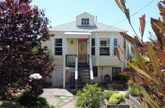 Quiet and Cozy Sunset Home - Great for a Family with Kids