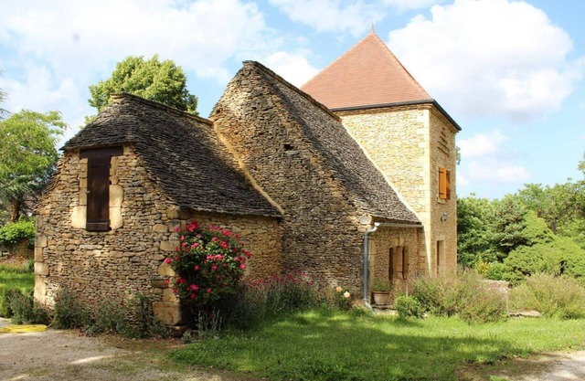 Quiet country house with garden near Sarlat
