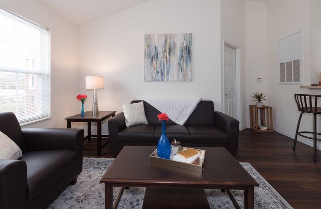 Quiet & Comfortable Getaway Near the Airforce Base.