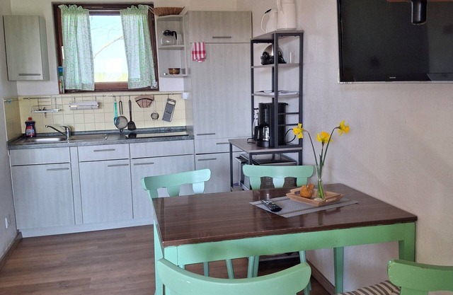 "Quiet location, well equipped - 80 meters to the North Sea!"