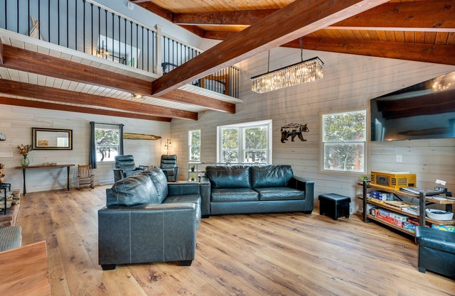 Quiet + Peaceful Home in Allenspark w/Deck!