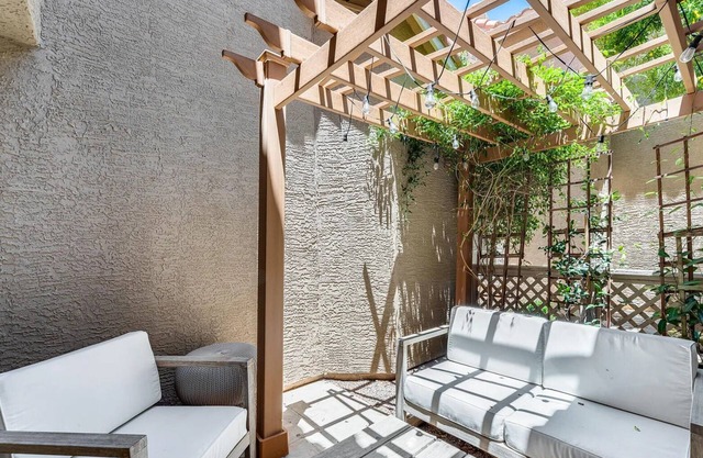 Quiet & Relaxing Townhouse