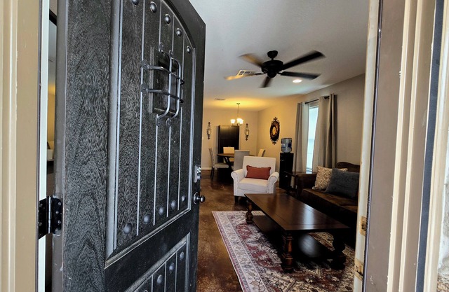 Quiet, Secure 3BR/2BA in Prime Location
