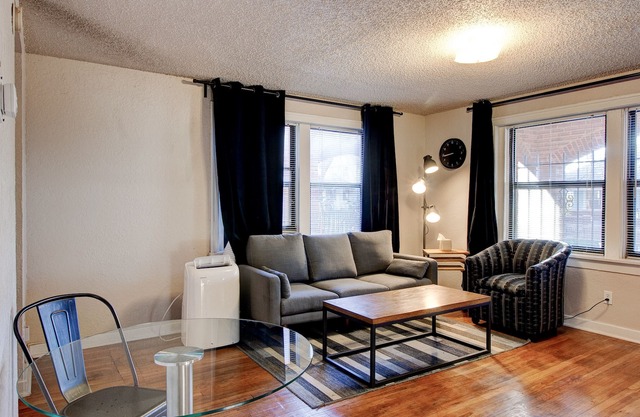 Quiet & Spacious | Easy Check-in + W&D | Zencity