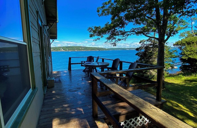 QUIET SPOT | EAST BOOTHBAY | 3 Bed, 2 Bath