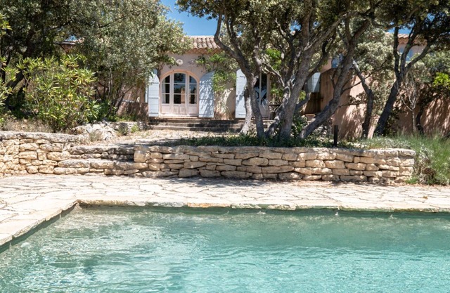 Quiet vacation home with pool and fireplace - 701 JOU