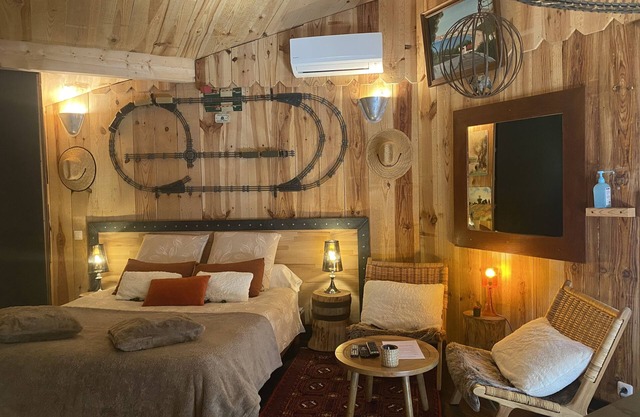 quiet wooden chalet golf near lake and ocean 3 stars