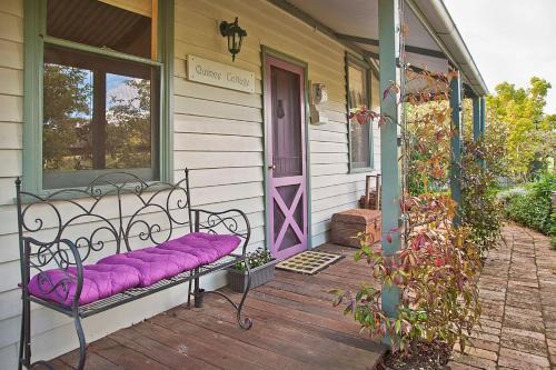 Quince Cottage - scenic escape with spa