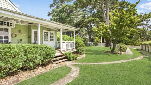 Quinees Charming Mountain Cottage