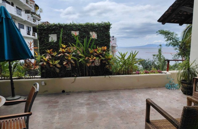 Quite 2bedroom condo in Puerto Vallarta with AC, fitness room close to gay beach