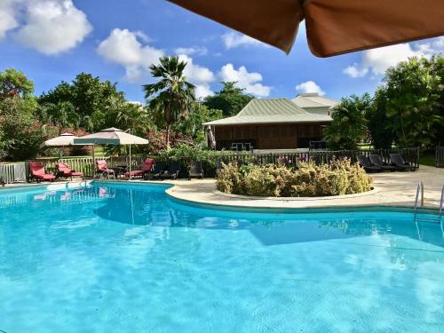 Résidence Le Vallon Guadeloupe Parc Piscine Appartements & Studios