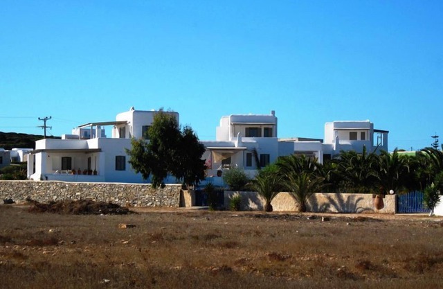 R 113 Spacious 3 bedroom Villa close to the beach with Sea View