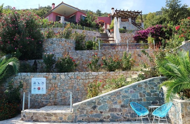 R 1253 Allure Villas - Two Bedroom Villa - with Sea View, Mountain View & Garden View