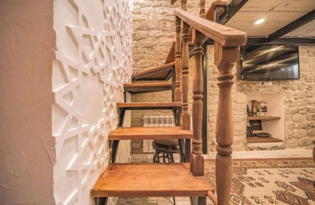 R Apart Hotel