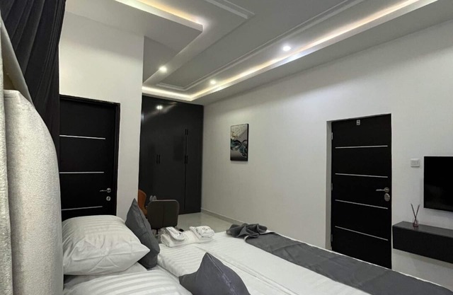 R-Oak Hotels and Apartments