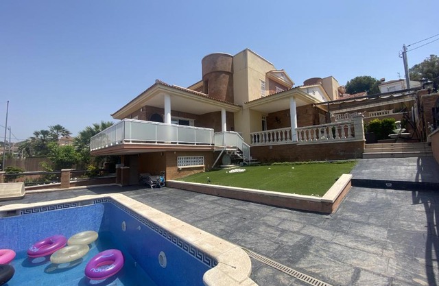 R134 Casa Domingo con AC y piscina