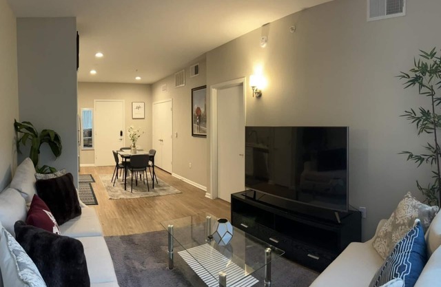 Radiant & Cozy Legacy West 1bed/bath APT