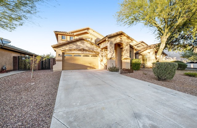 Rancho Gabriela, dog-friendly home with yard, fast WiFi, AC, & washer/dryer