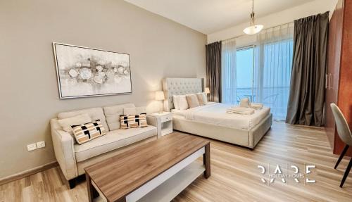 Rare Holiday Homes - Lake View - The Crescent Tower - Dubai Production City - R1611