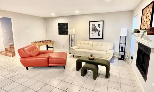 Rare to find 2 bedrooms 2 bathrooms King & 2 Twins