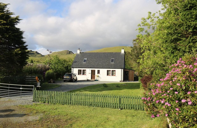 Raven Cottage in beautiful Glen Eynort near Carbost. 3 bedrooms, 6 people.