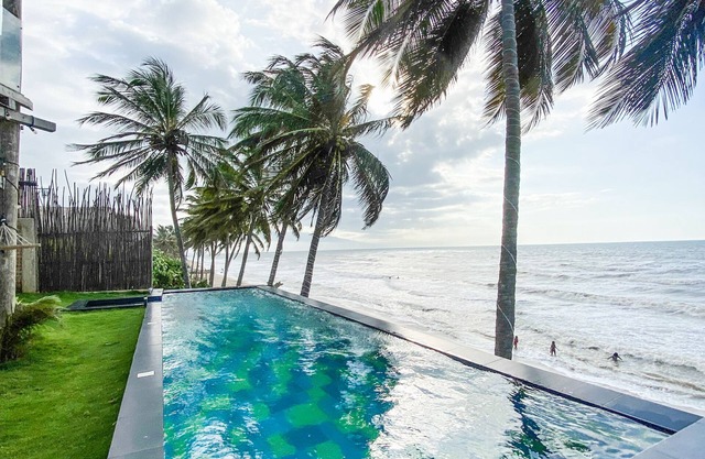 RCH Luxury Hotel & Pool
