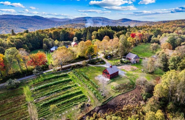 Real Farm! Hot Tub | The Barn at Winterfound Farm