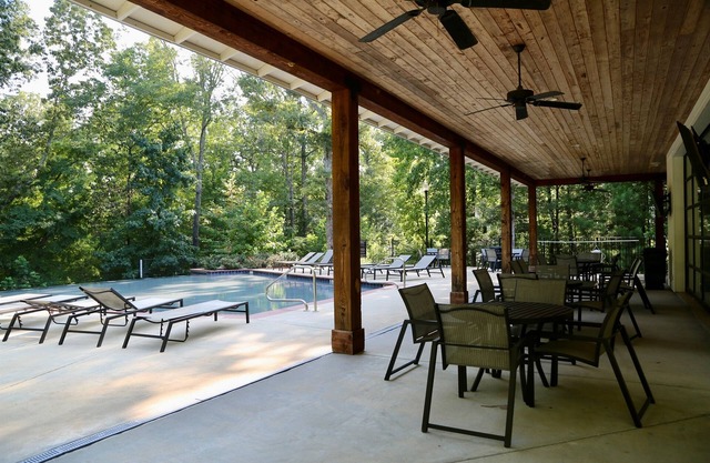 "Rebel Respite" - Charming Southern Getaway!