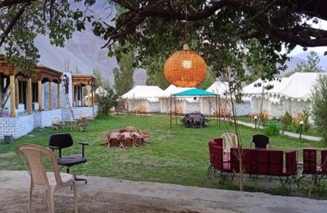 Rebo Camp- Hunder