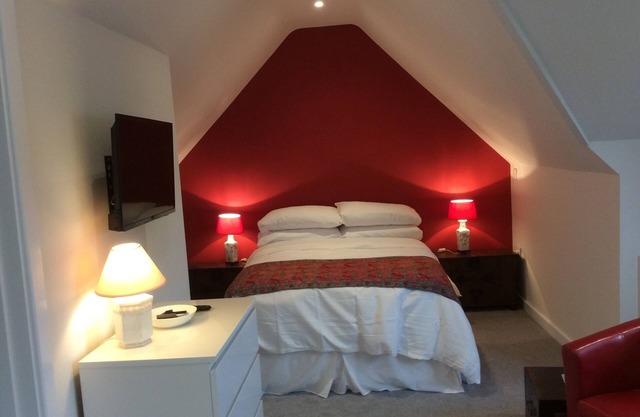Recent loft conversion custom built for discerning travelers and holiday makers.